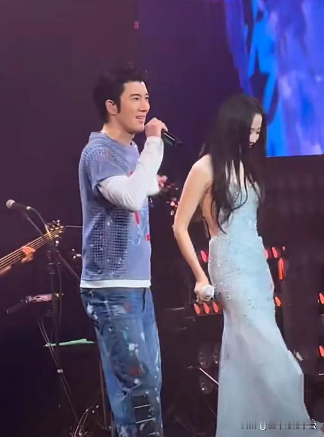 王力宏复出演唱会众星云集！章子怡携女捧场