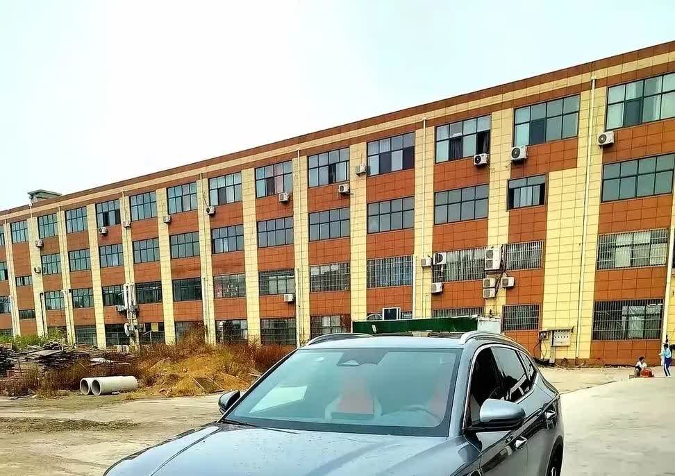 比亚迪降价杀疯了！自研黑科技碾压同行