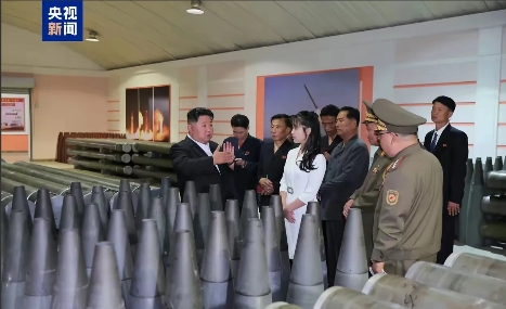 《朝以同日亮剑！金正恩突访兵工厂释放强硬信号