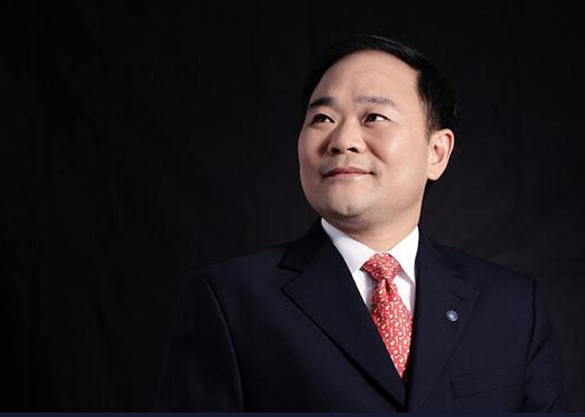 吉利金刚方向盘该怎么拆